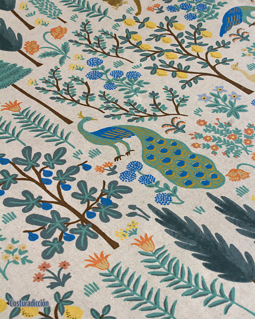 14836-tela-rifle-paper-camont-menagerie-natural-loneta-medio-metro-3 Loneta Camont Menagerie Natural Rifle Paper Co.